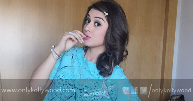 hansika on puli copy