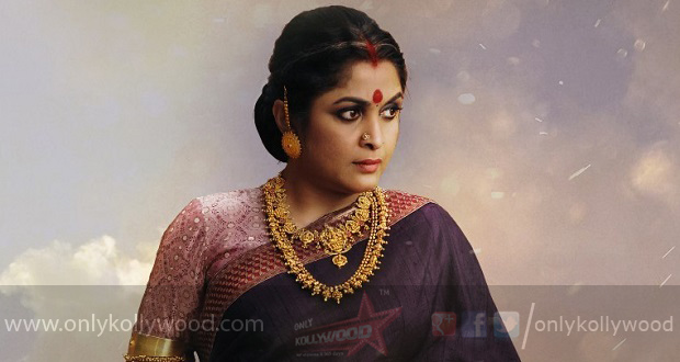 ramya krishnan baahubali copy